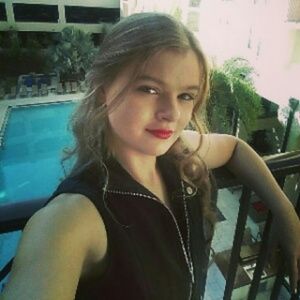 Meet your Posher, Lauren